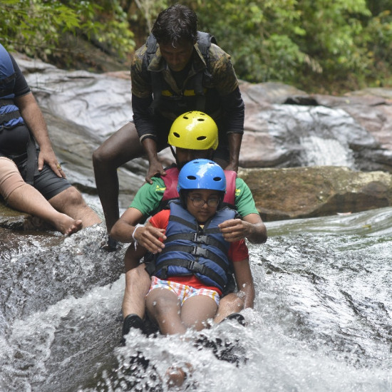 WHITE WATER RAFTING